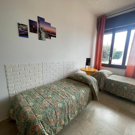 La Finestra Sul Mare B&B Crotone Extérieur photo