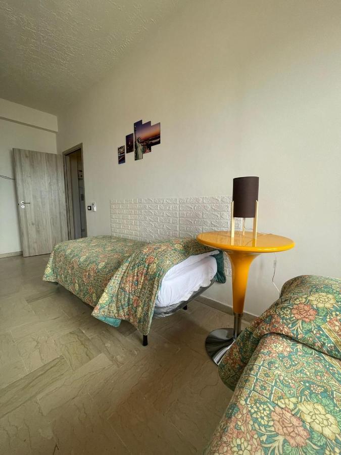 La Finestra Sul Mare B&B Crotone Extérieur photo